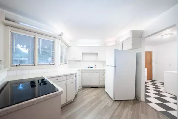 5418 Lambsdale St, Wichita, KS 67208