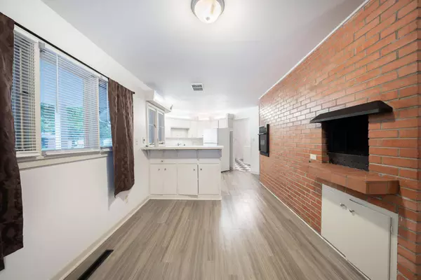 5418 Lambsdale St, Wichita, KS 67208