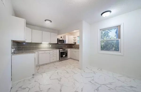 715 S Drury Ln, Wichita, KS 67207