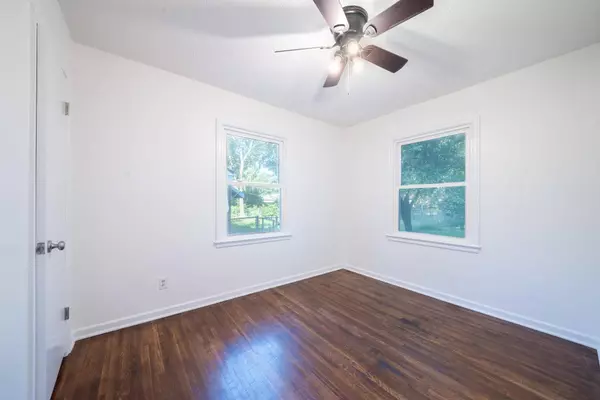 715 S Drury Ln, Wichita, KS 67207