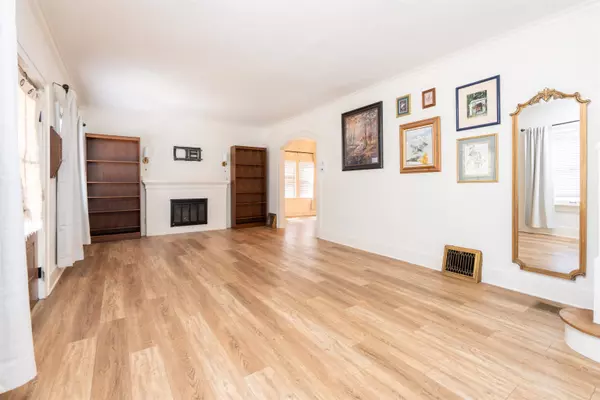 105 N Terrace Dr, Wichita, KS 67208