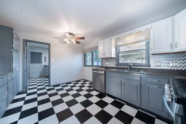 14470 SW Phyllis Rd, Rose Hill, KS 67133