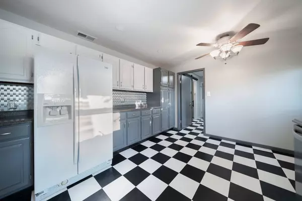 14470 SW Phyllis Rd, Rose Hill, KS 67133