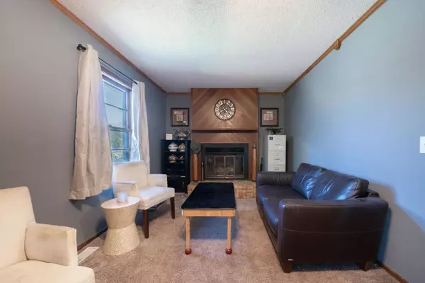 2273 S Glenn St, Wichita, KS 67213