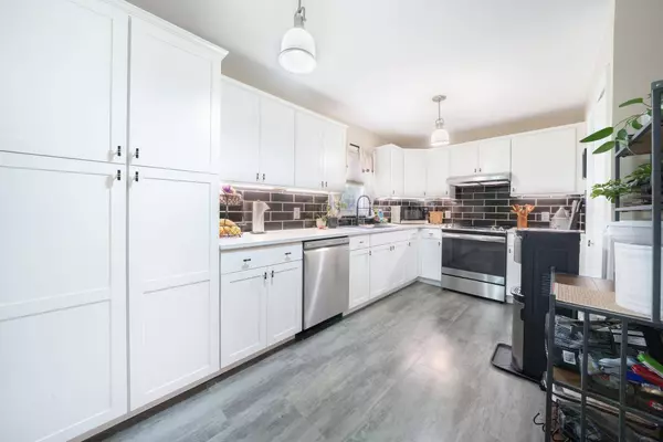 1208 E Catalina St, Wichita, KS 67216