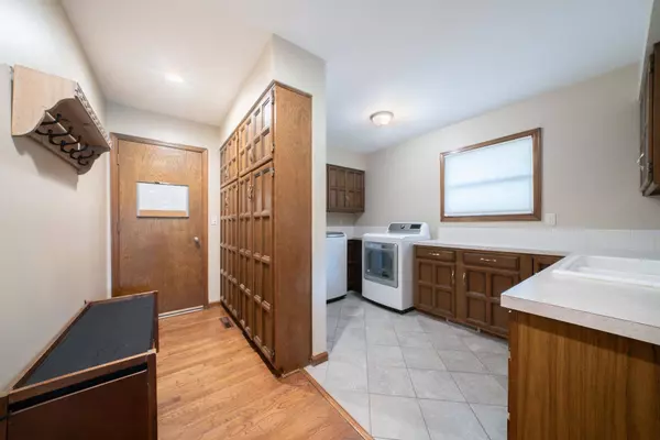 31 W Rolling Hills ct, Wichita, KS 67212