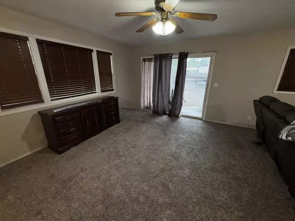 1400 E Beaumont St, Park City, KS 67219