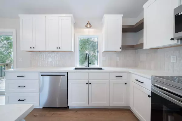 1707 E Cresthill rd, Derby, KS 67037