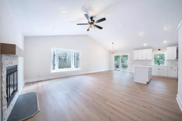 1707 E Cresthill rd, Derby, KS 67037