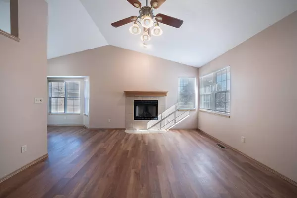 12110 E Laguna St, Wichita, KS 67207