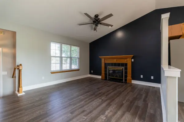 601 N Timberleaf Dr, Derby, KS 67037