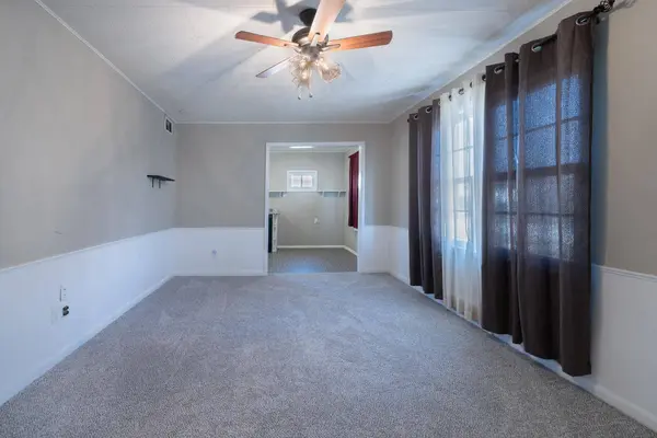 939 N Derby Ave, Derby, KS 67037