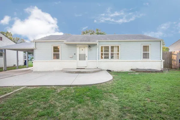 939 N Derby Ave, Derby, KS 67037