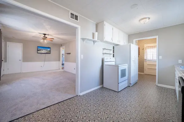 939 N Derby Ave, Derby, KS 67037