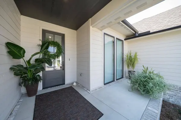 1023 W Silverstone Ct, Andover, KS 67002