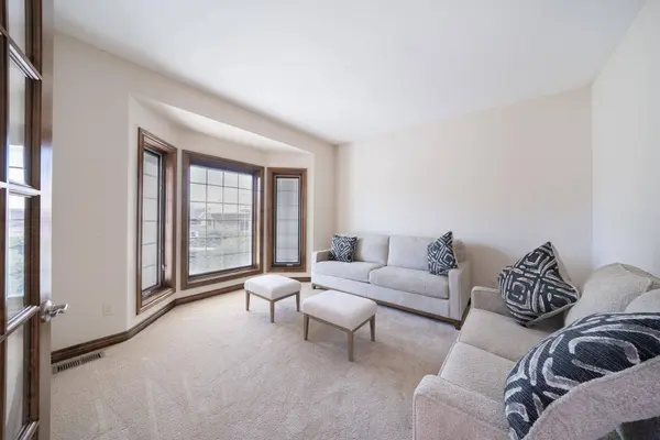 2901 N Fox Pointe Cir, Wichita, KS 67226