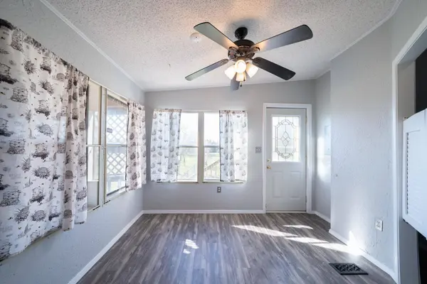 6130 E Idlewild Cir, Derby, KS 67037