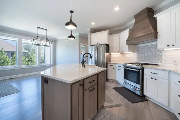 1604 N Shadow Rock Dr, Andover, KS 67002