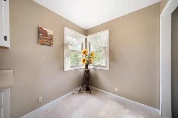2337 S Glenn Ave, Wichita, KS 67213