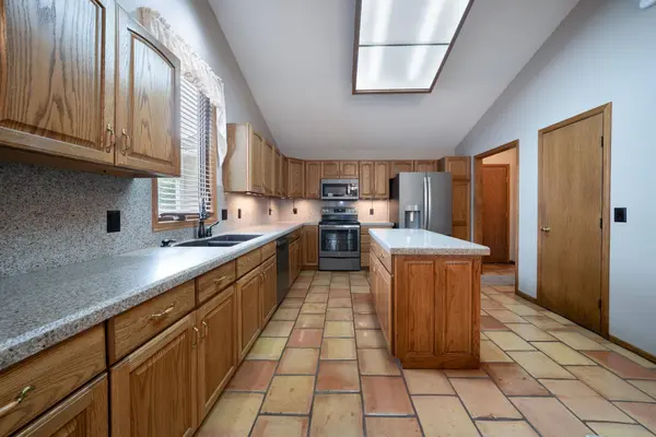 1607 N Woodridge Ct, Wichita, KS 67206