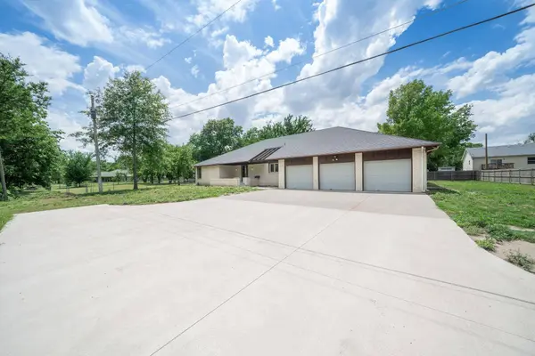 1837 N Mt Carmel, Wichita, KS 67203
