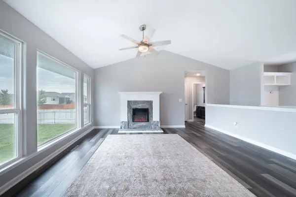 902 N St Andrew Ct, Goddard, KS 67052