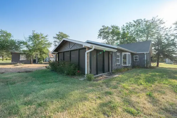 2634 SE Viney Ave, Murdock, KS 67111