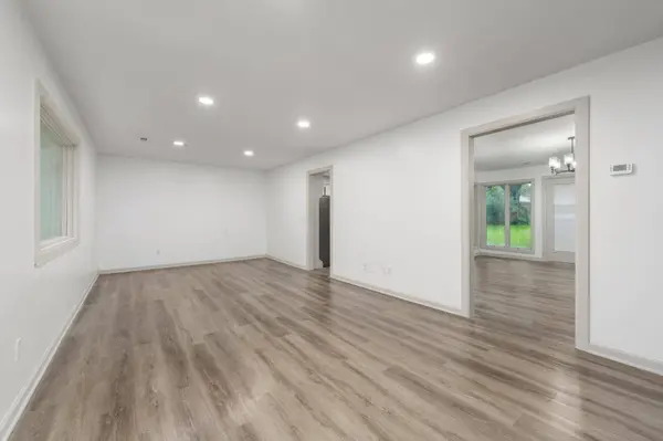 218 W Aaron Dr, Andover, KS 67002