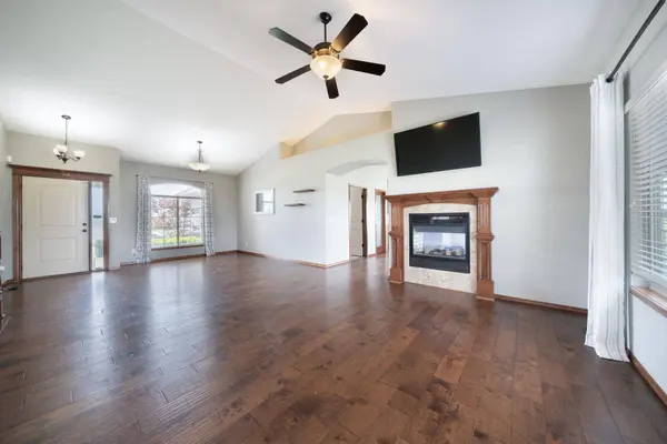 1245 N Countrywalk st, Rose Hill, KS 67133