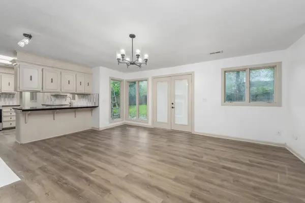 218 W Aaron Dr, Andover, KS 67002