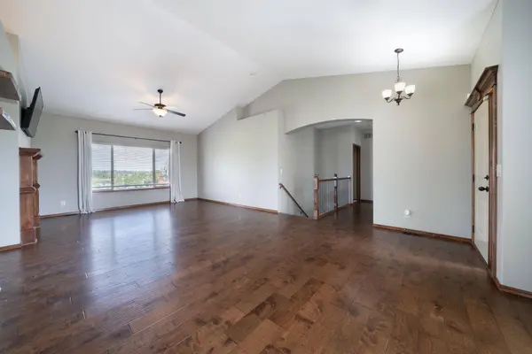 1245 N Countrywalk st, Rose Hill, KS 67133