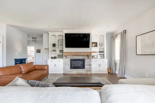 19 Cheslock CRES, Oro-medonte, ON L3V 8N8