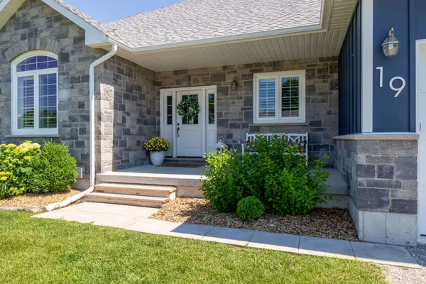 19 Cheslock CRES, Oro-medonte, ON L3V 8N8