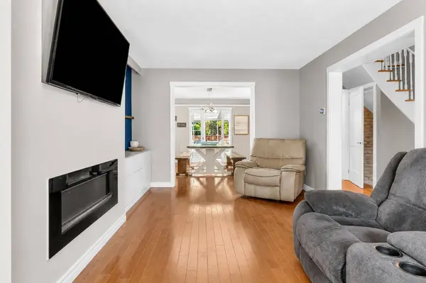 104 Moon DR, Barrie, ON L4N 7G9