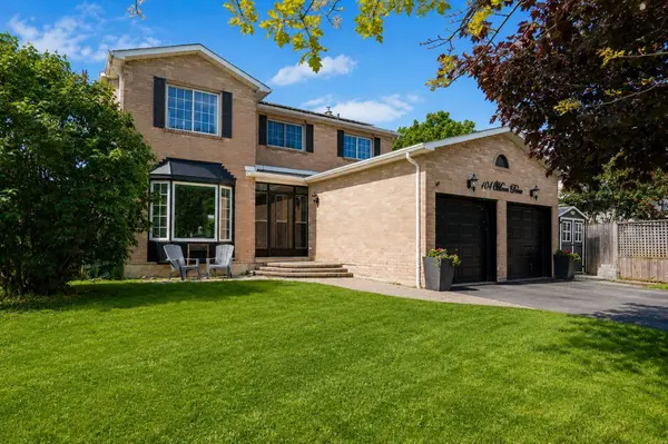 104 Moon DR, Barrie, ON L4N 7G9