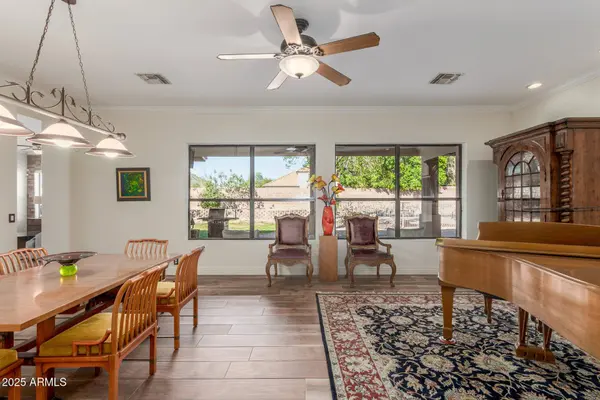 5452 W WEST WIND Drive, Glendale, AZ 85310