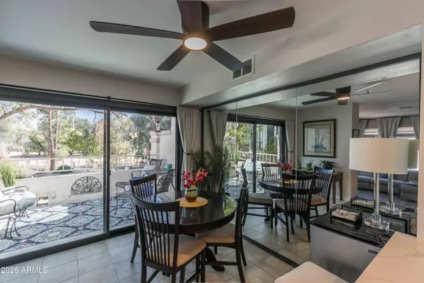 10080 E MOUNTAINVIEW LAKE Drive #204, Scottsdale, AZ 85258