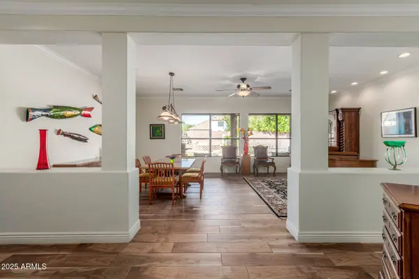 5452 W WEST WIND Drive, Glendale, AZ 85310