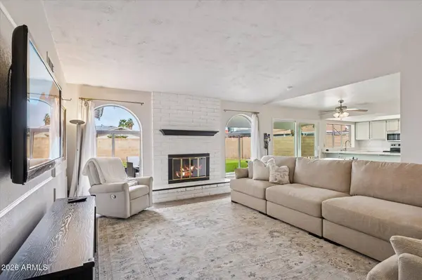 902 W BARROW Drive, Chandler, AZ 85225