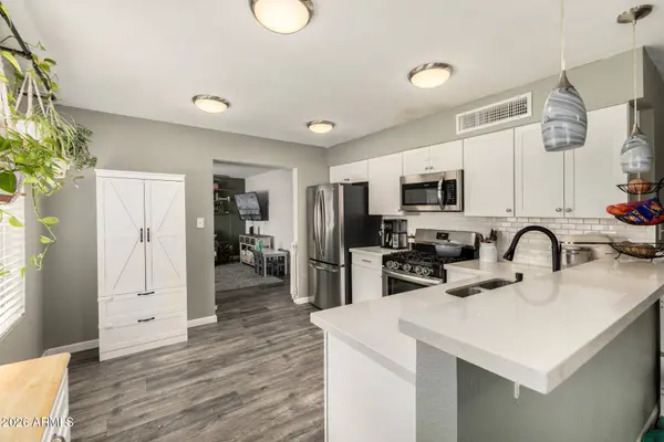 2031 W DAHLIA Drive, Phoenix, AZ 85029