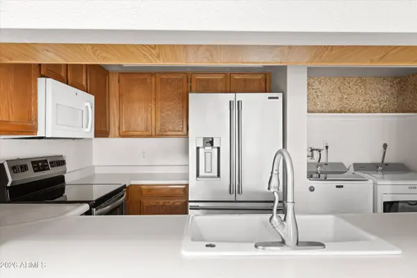 2717 E SHAW BUTTE Drive, Phoenix, AZ 85028