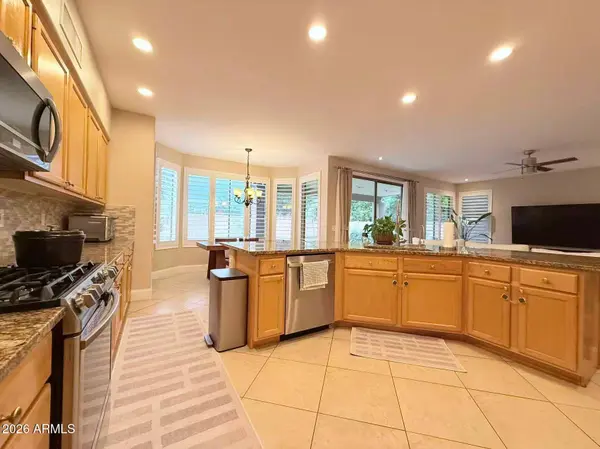 670 W Oriole Way, Chandler, AZ 85286