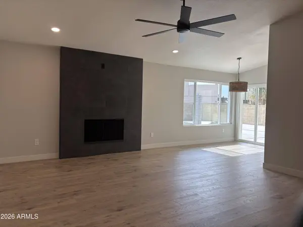 5723 W SUNNYSLOPE Lane, Glendale, AZ 85302