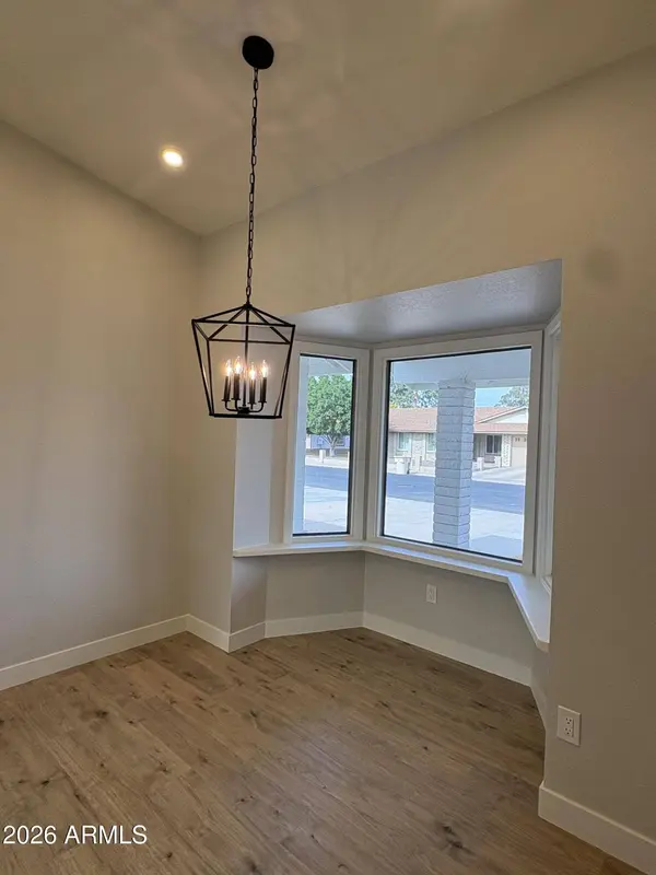 5723 W SUNNYSLOPE Lane, Glendale, AZ 85302