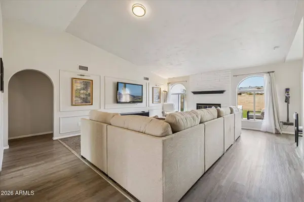 902 W BARROW Drive, Chandler, AZ 85225