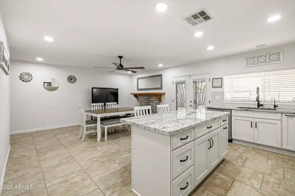 3024 W WAGONER Road, Phoenix, AZ 85053