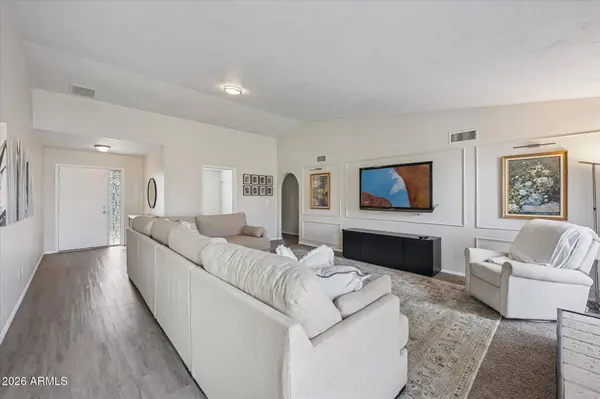 902 W BARROW Drive, Chandler, AZ 85225