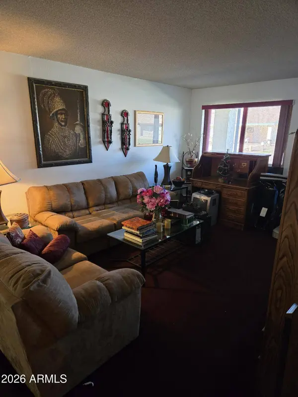 843 E GARNET Avenue, Mesa, AZ 85204