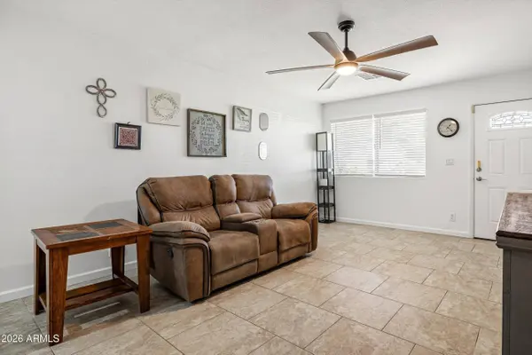 3024 W WAGONER Road, Phoenix, AZ 85053