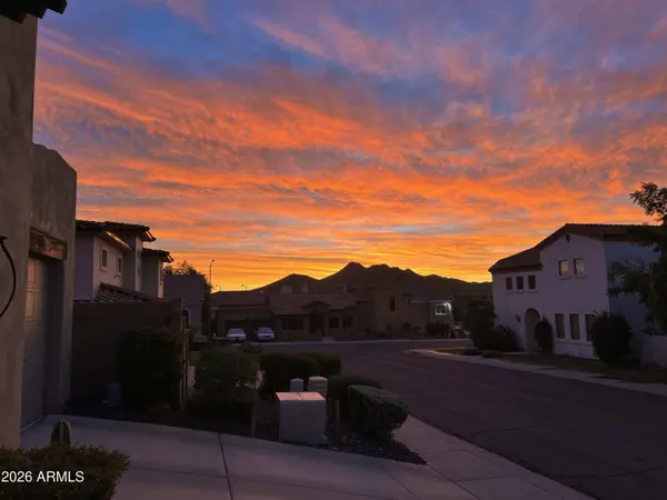 1732 E GELDING Drive, Phoenix, AZ 85022